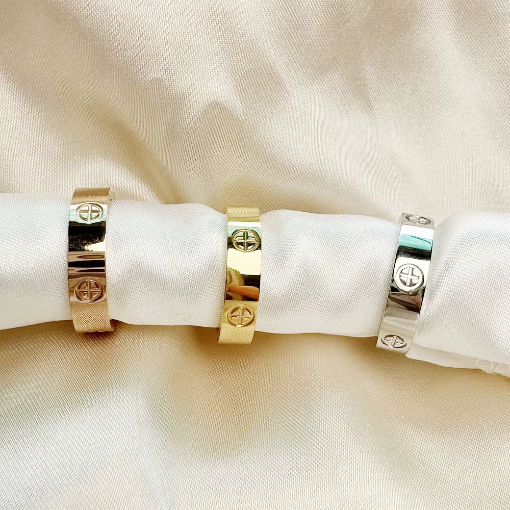 Classic Cross Stone Ring