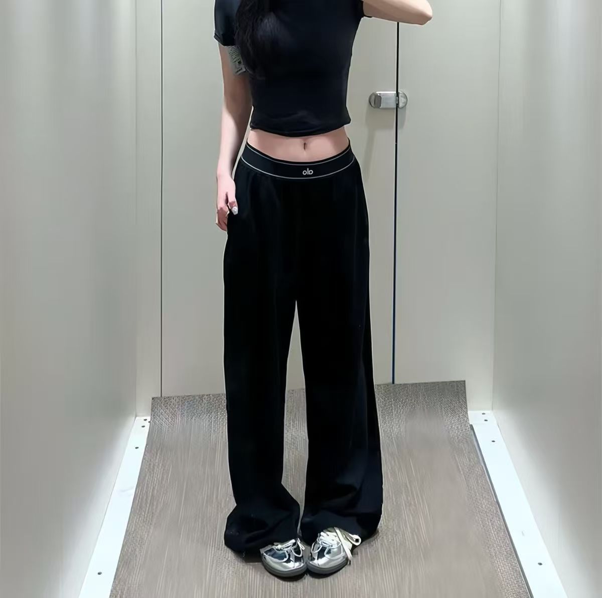 High-Waist Flow Wide Pants