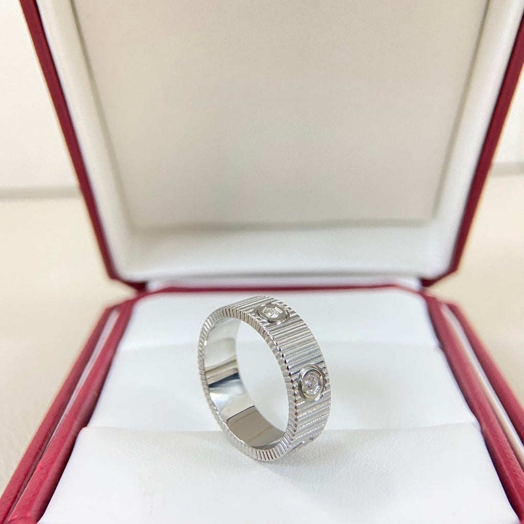 SS 25 Textured Crystal Band Ring