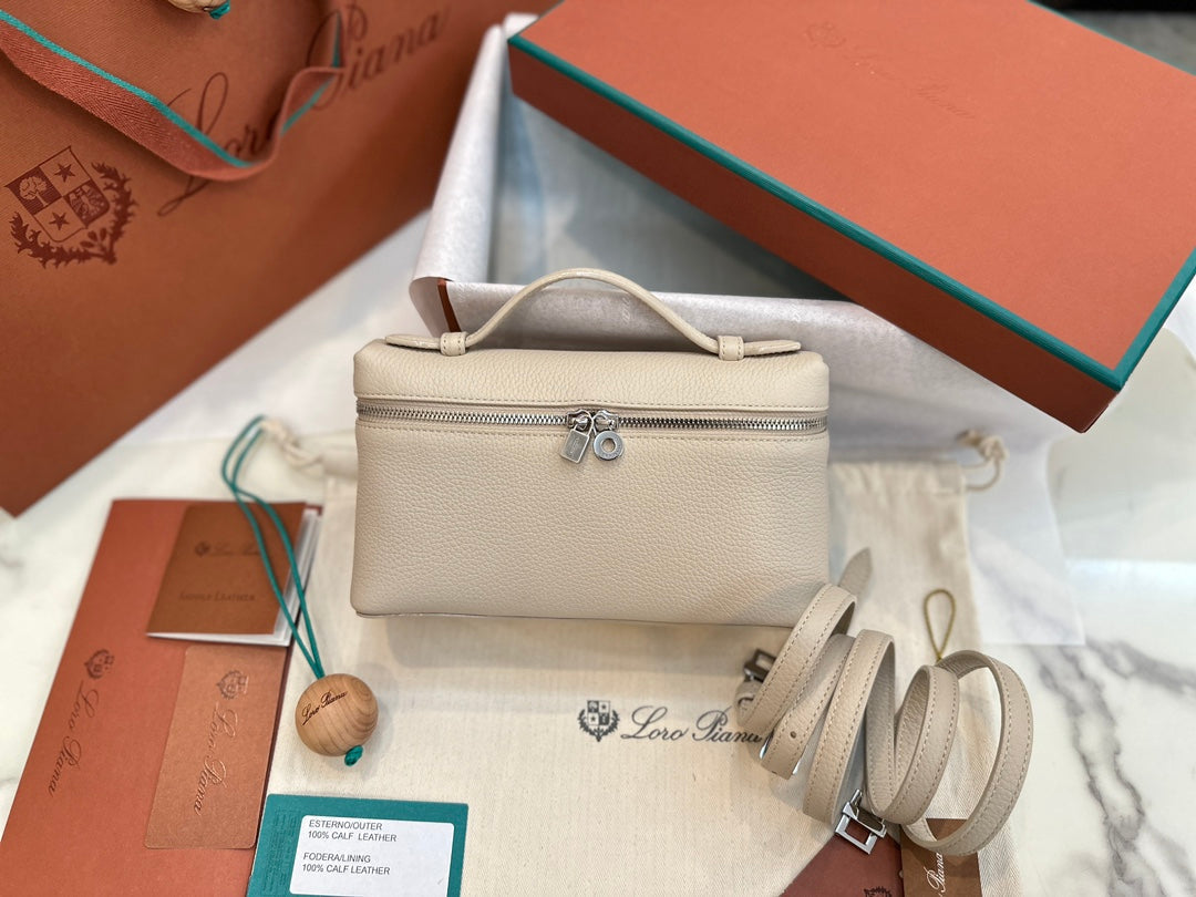 Saddle 19 Loro Leather Bag
