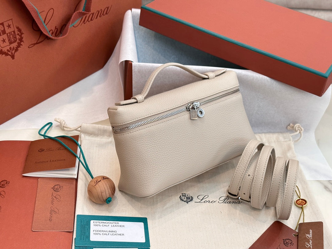 Saddle 19 Loro Leather Bag