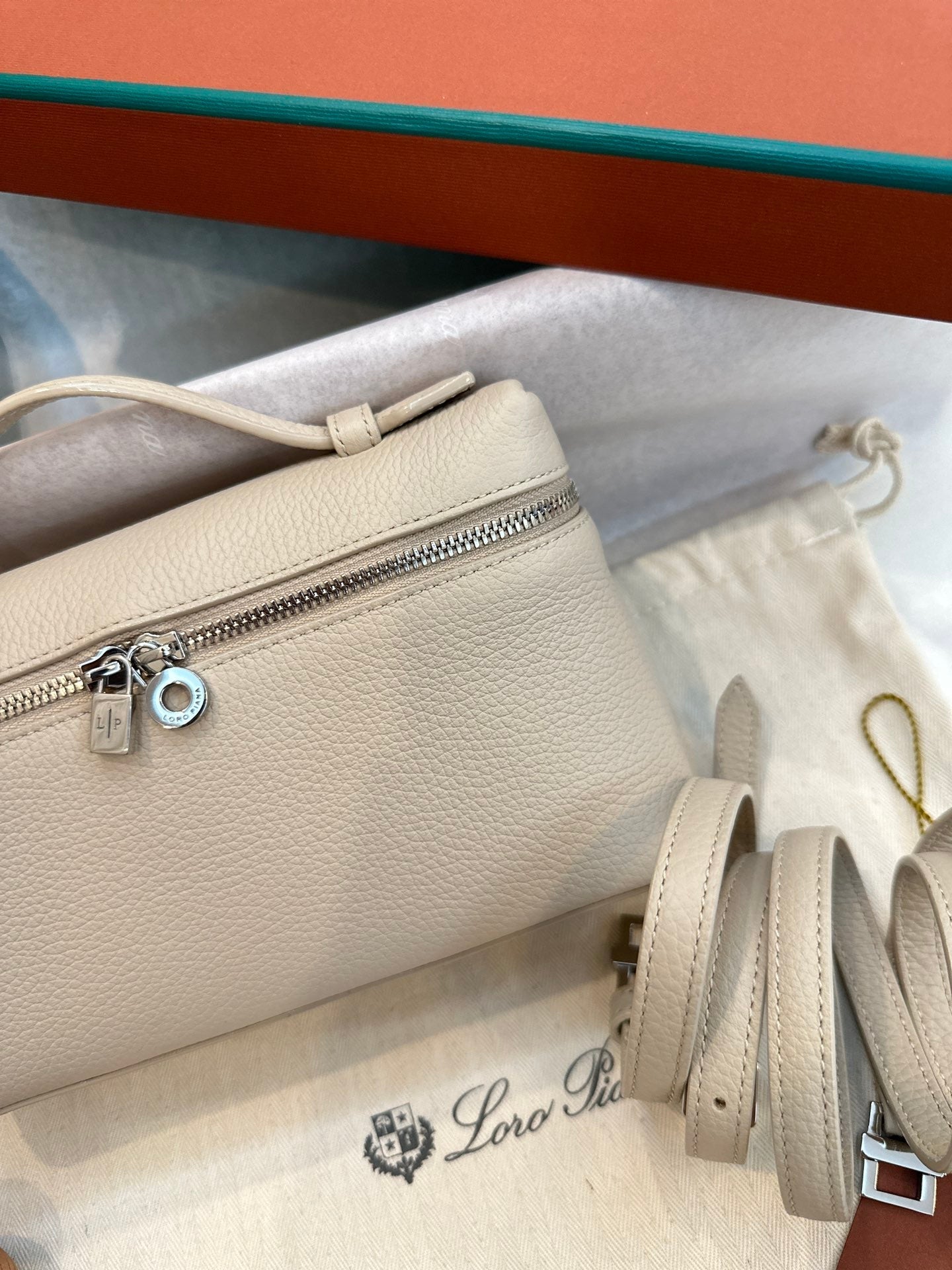 Saddle 19 Loro Leather Bag