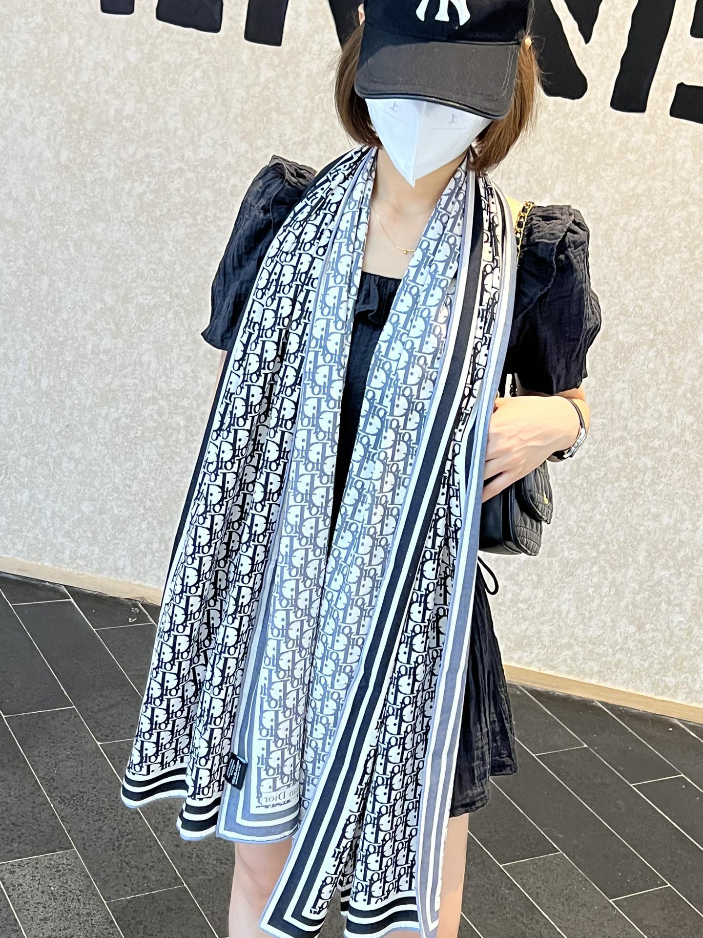 Double-Sided Cashmere Scarf