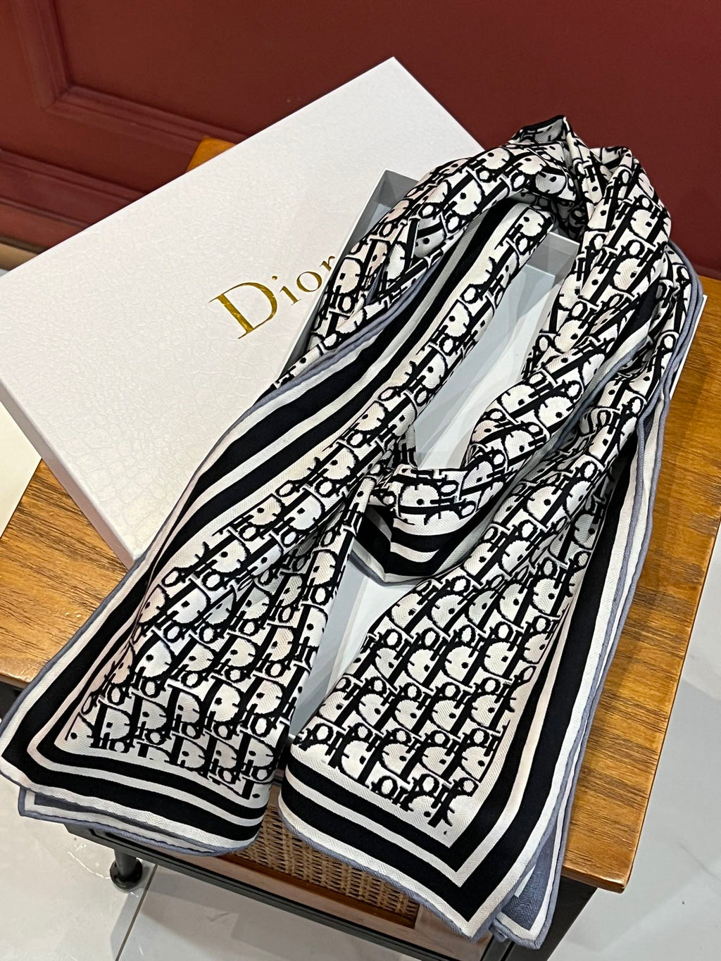Double-Sided Cashmere Scarf
