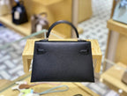 19 Chevre Black