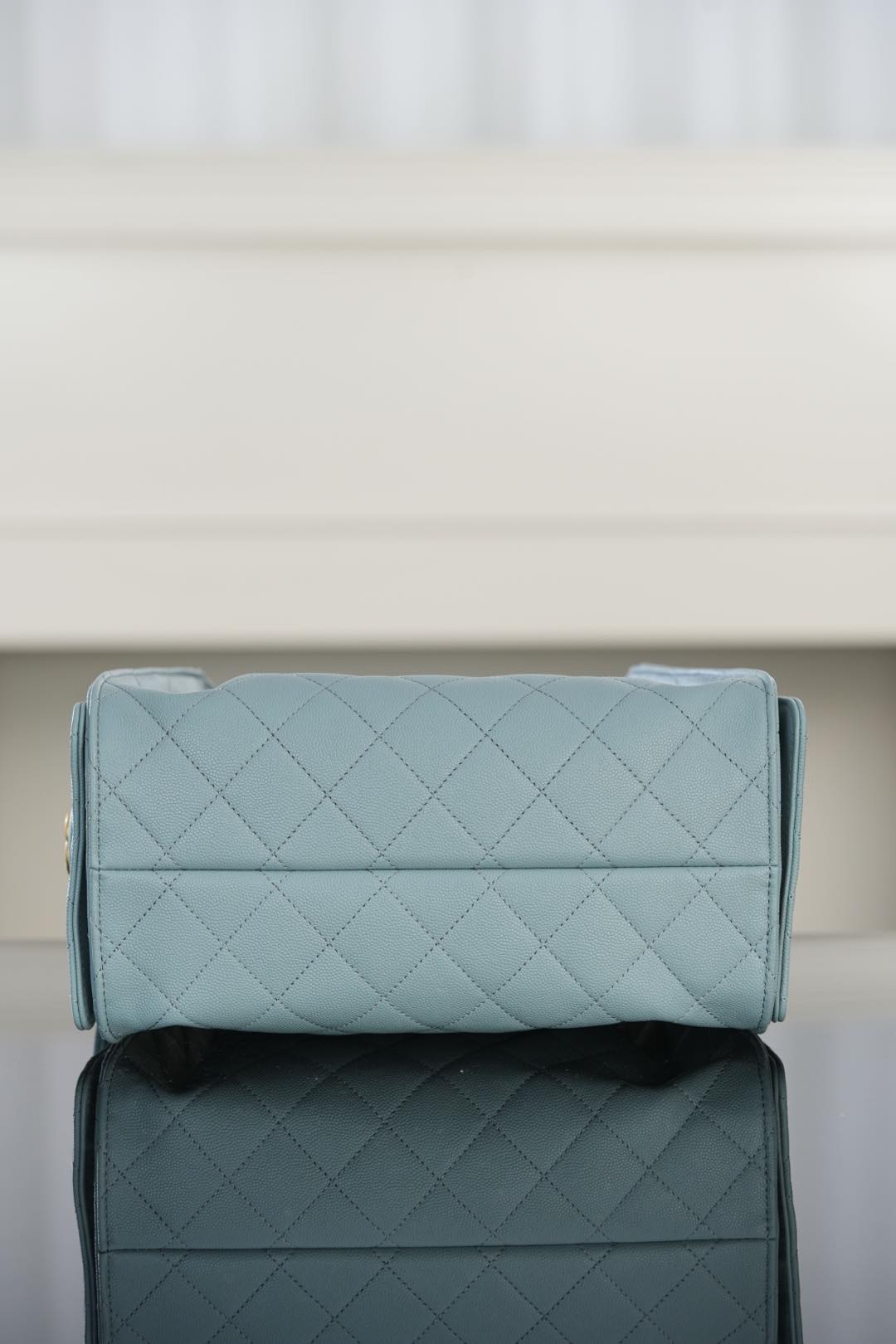 Soft Quilted Shoulder Bag 25
